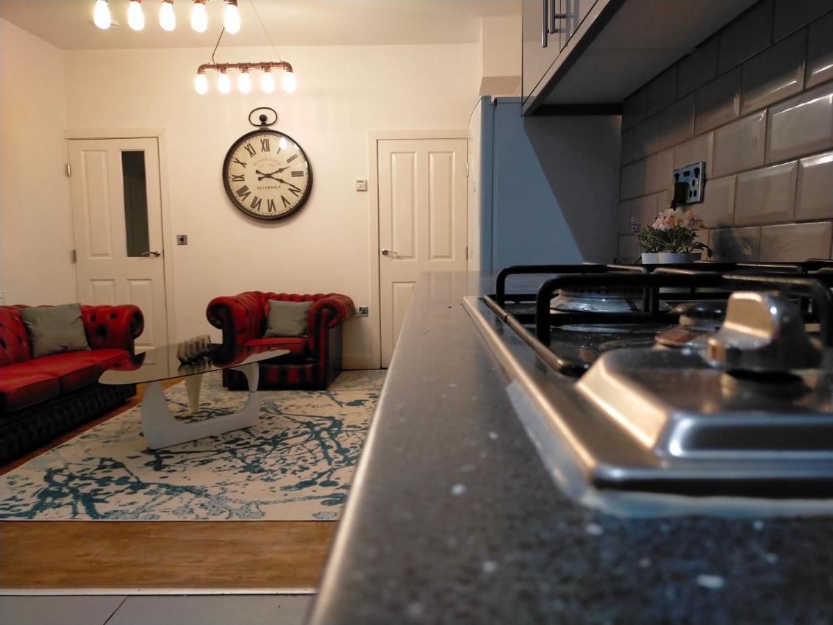 4 Bed Entire House - Heart Of The City - Near Sufc Sheffield Bagian luar foto